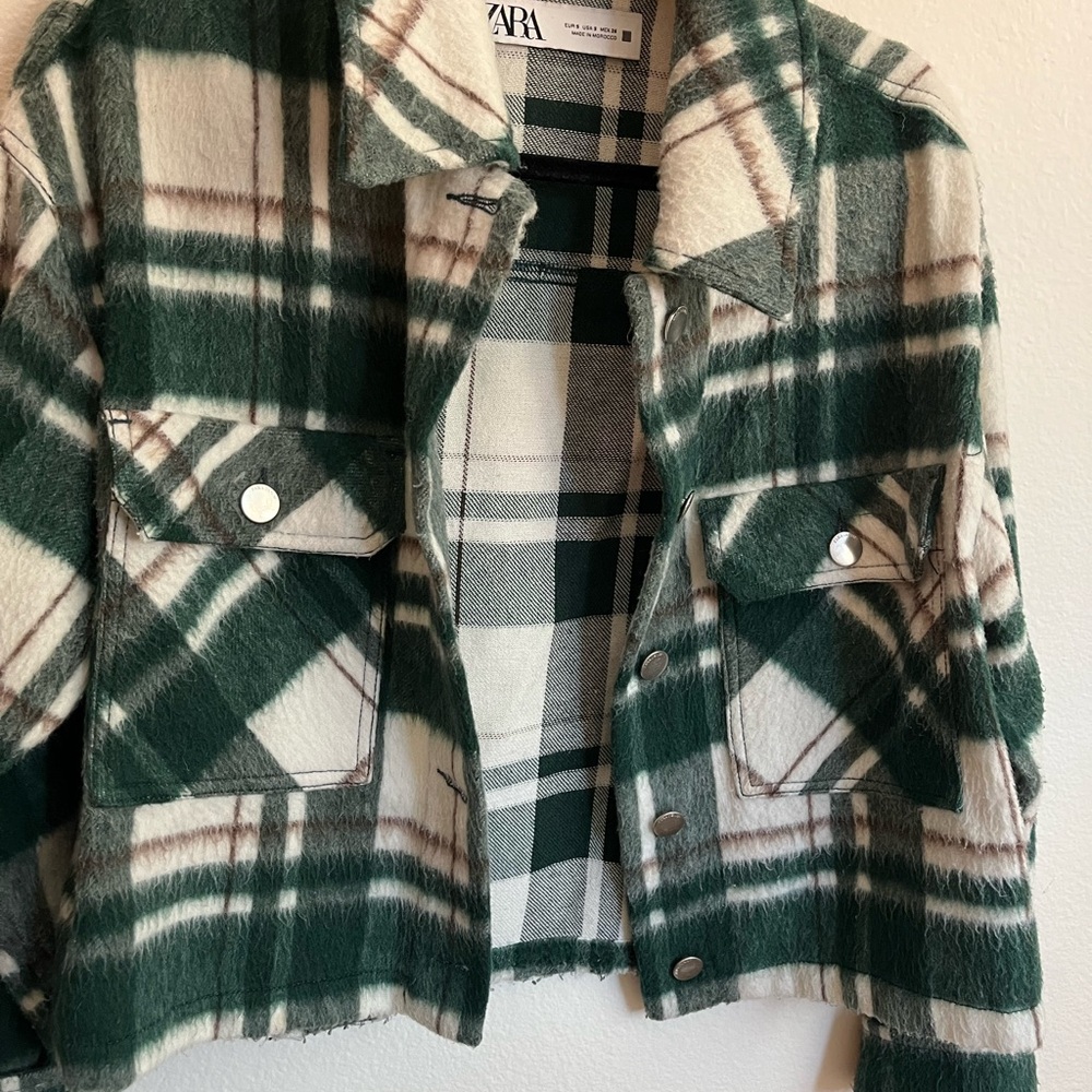 Zara Green Utility Jacket with Bold Plaid Design
